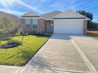 1802 Champions Dr, Navasota, TX 77868