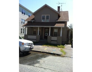 36 Dartmouth St, Worcester, MA 01604