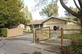 1915 Oak Ave, Menlo Park, CA 94025