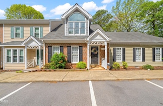 2102 Trailridge Ct, Raleigh, NC 27603