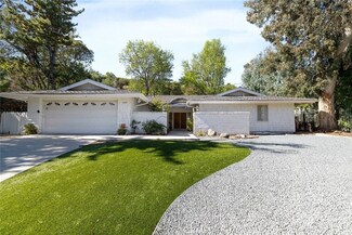 4035 Ellenita Ave, Tarzana, CA 91356