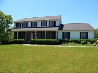 6687 Oakleaf Dr, Westfield Center, OH 44251