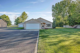 572 Edith St, Burbank, WA 99323