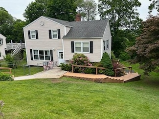 21 Bruce Ln, Valhalla, NY 10595