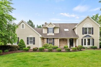 9 Claret Dr, Fairport, NY 14450
