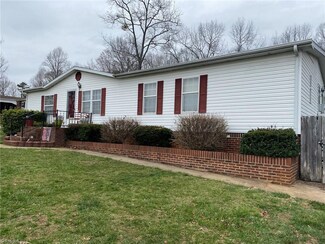 199 Smith Landing Rd, Mount Airy, NC 27030