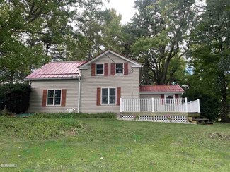 9068 Black Oak Rd, Mount Carroll, IL 61053