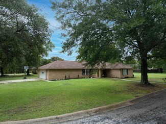 2401 Matthew Dr, Mount Pleasant, TX 75455