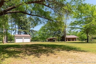 2703 E 2010 Rd, Hugo, OK 74743