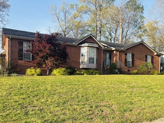 216 Lakeside Park Dr, Hendersonville, TN 37075