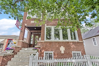2939 N Troy St, Chicago, IL 60618