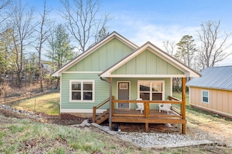 335 Rosscraggon Rd, Arden, NC 28704