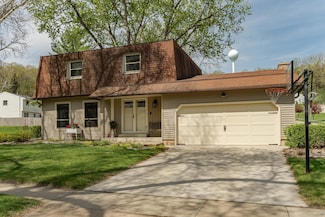 1875 Terracewood Dr NW, Rochester, MN 55901