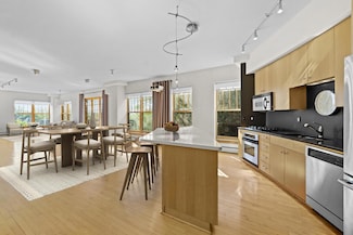 408 N 1st St Unit 403, Minneapolis, MN 55401