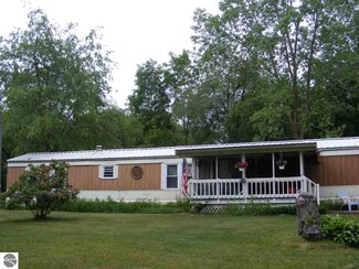 2598 S Duffield Rd, Sumner, MI 48889