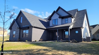 402 Hampton Blvd W, Morristown, TN 37814