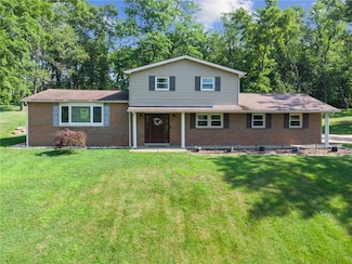 153 Lake Dr, Greensburg, PA 15601