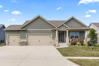 626 NW Autumn Crest Dr, Ankeny, IA 50023