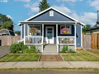 348 NW Wade St, Estacada, OR 97023