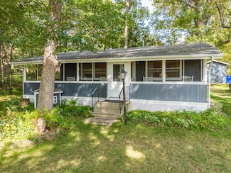 326 Freedom Rd, Oxford, WI 53952