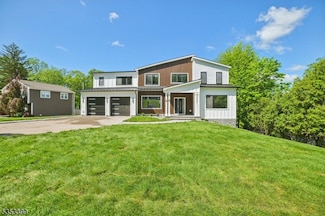 40 Bear Brook Ln, Livingston, NJ 07039