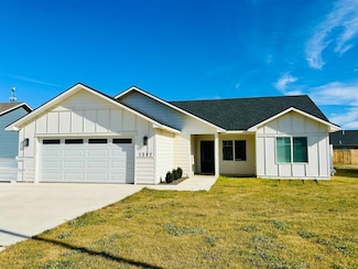 1312 Miller Ave, Dodge City, KS 67801