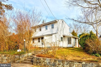 4 Froude Cir, Cabin John, MD 20818