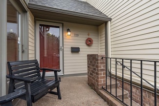 729 Summit Ave, Saint Paul, MN 55105