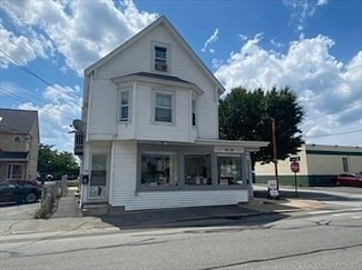 694 Lakeview Ave Unit 3, Lowell, MA 01850