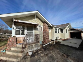 4528 Greenwood St, Lincoln, NE 68504