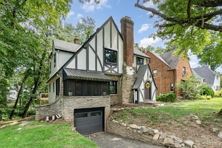 1138 Salisbury Dr, Cincinnati, OH 45226