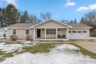 7439 Eastlane Ave, Jenison, MI 49428