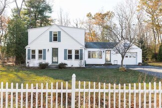32 Dawson St, South Berwick, ME 03908