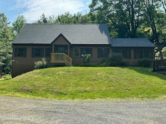 13 Taylor Woods Rd, Fort Ann, NY 12827