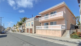 165 Lyndon St, Hermosa Beach, CA 90254