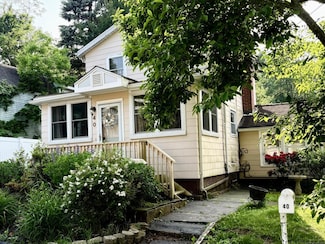 40 Vernon St, East Haven, CT 06512