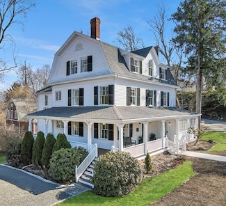 2 and 2A Harbor St, Manchester, MA 01944