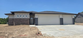 1008 SE 8th St, Newton, KS 67114