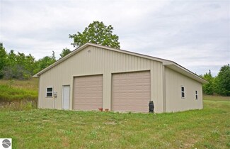 10021 Linderman Rd, Bear Lake, MI 49614