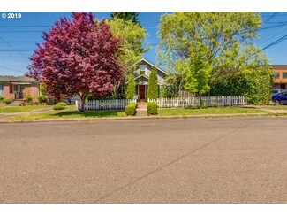 612 E 17th St, Vancouver, WA 98663
