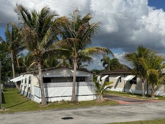 2023 St Lucie Blvd Unit 305, Fort Pierce, FL 34946