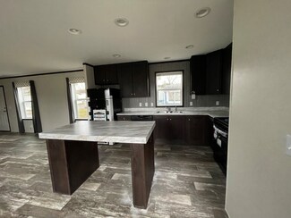 39 Sparrow Hill Dr Unit 354, Orion Township, MI 48359