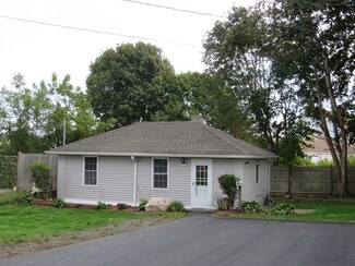 14 Cohasset Ave, Buzzards Bay, MA 02532