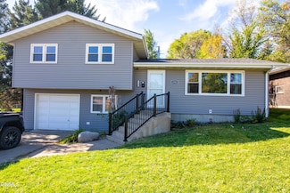 1503 Sunset Dr, Mandan, ND 58554