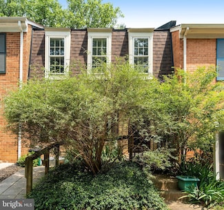 2308 Horseferry Ct, Reston, VA 20191