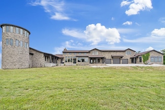 395 Tracy St, Branson, MO 65616