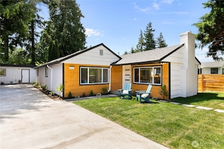 11 SW 100th St, Seattle, WA 98146