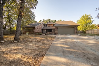 1215 Oakridge Rd, Ardmore, OK 73401