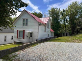 1207 Aetna St, Burlington, IA 52601