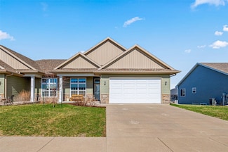 405 Ridge View Dr, West Branch, IA 52358